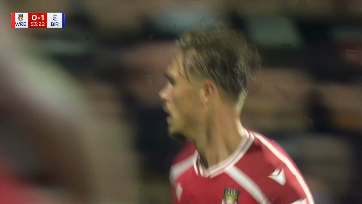 EQUALISER! 🔴 Callum Doyle volleys in for Phil Parkinson's side.