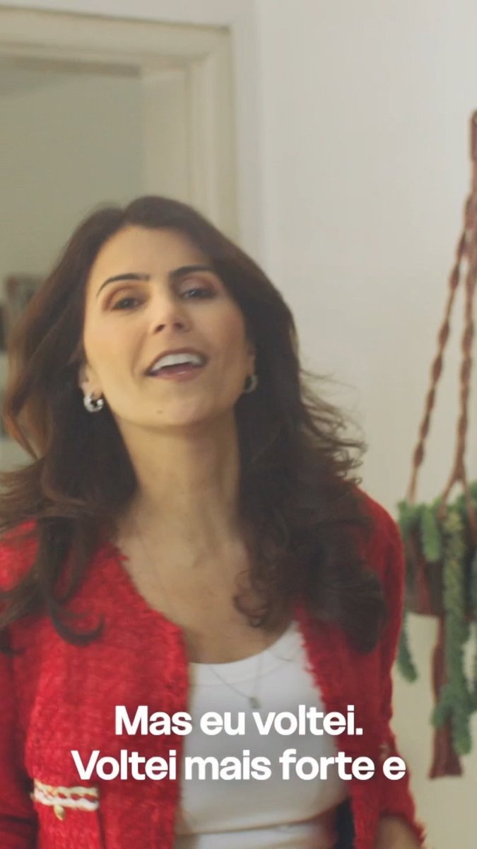 São muitas eleições e muitas histórias bonitas pra contar. Hoje, quando me vi na TV, tão verdadeira, falando sobre o que vivi nos últimos anos, as lágrimas saltaram dos meus olhos. Porque essa é a verdade: eu vou enfrentar, no Senado, esses homens de extrema direita que nos odeiam. Por mim. Pela minha filha. Por todas nós.