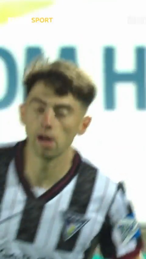 Josh Cooper wins the Fife derby late on. Dunfermline get their first Scottish Championship win of the season, and they do it against Raith Rovers. #BBCFootball