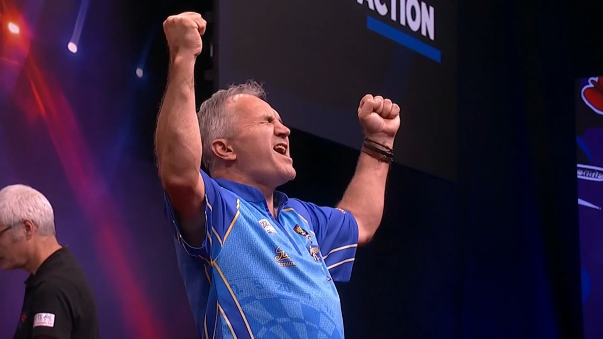 THE STANDOUT MOMENTS! ⭐️ A landmark day for Hungarian darts, as both Laszlo Kadar and Nandor Major clinched victories at the Hungarian Darts Trophy! 🇭🇺 The pair are back in action tomorrow evening, with Kadar facing Jonny Clayton and Major facing Gian van Veen!