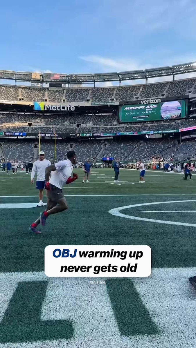 OBJ still makes warmups look like must-see TV 📺 (Via NFL)