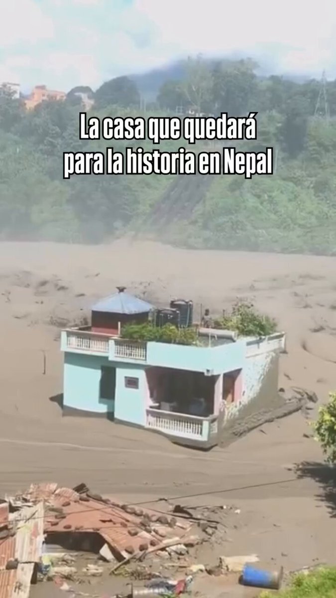 La casa en Nepal que lo resistió TODO y se mantuvo firme para salvar a toda una familia, llegó un momento en el que todos los espectadores pensaron que no resistiría, pero no fue así, hoy esa familia tiene una historia que contar y esa casa quedará como referencia de que los milagros existen. #Nepal