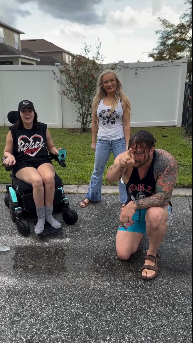 Kross &amp; Scarlett Bordeaux, did the ALS ice bucket challenge for Rebel today ❤️ You love to see it
