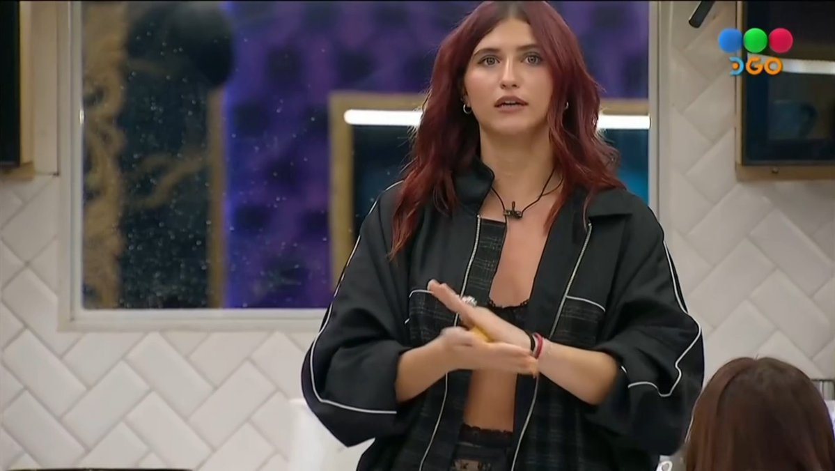Titi: Yo nunca voy a dejar que me pasen por encima. En mi vida bastante veces me pasaron por arriba y no lo voy a permitir acá. No lo permití siendo participante menos siendo acompañante y sin un premio que ganar. #GranHermano