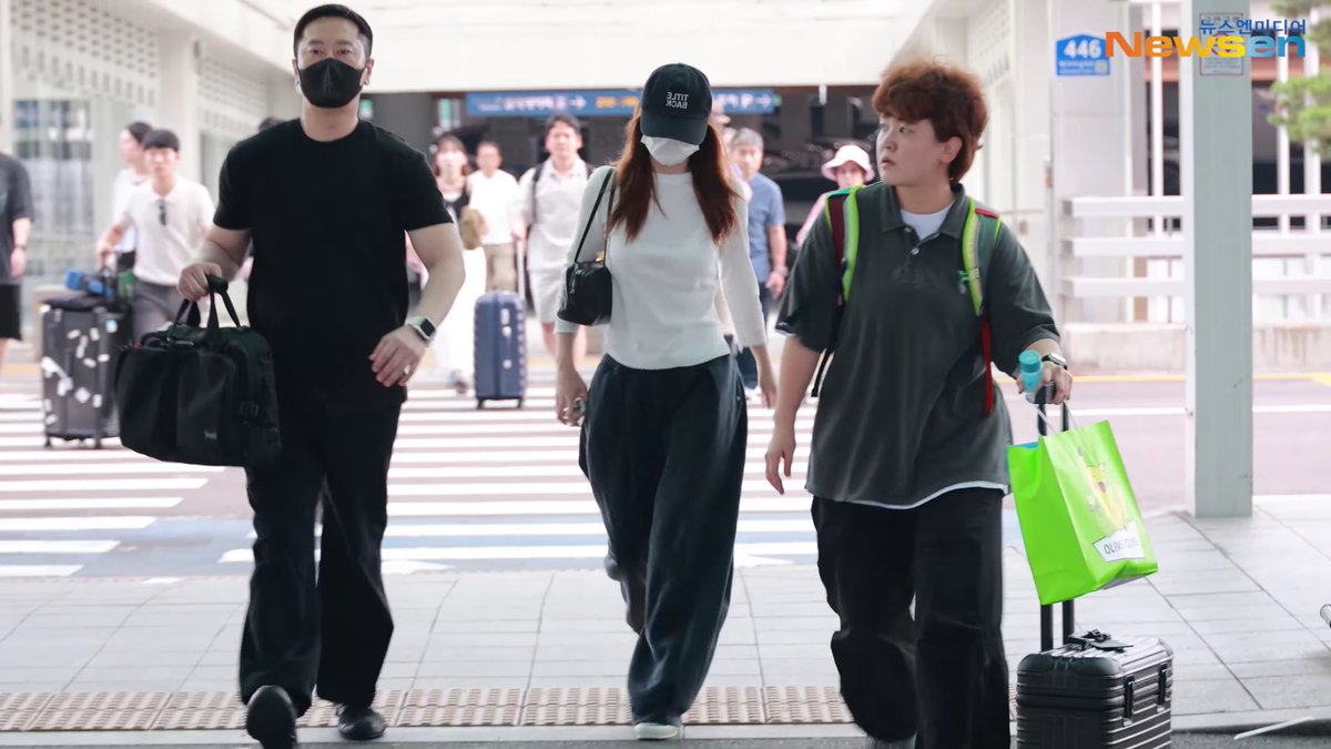 NAYEON heading to Taiwan today for the Rakuten Monkeys first pitch and SINGDOME Music Radio performance at Taipei Dome.