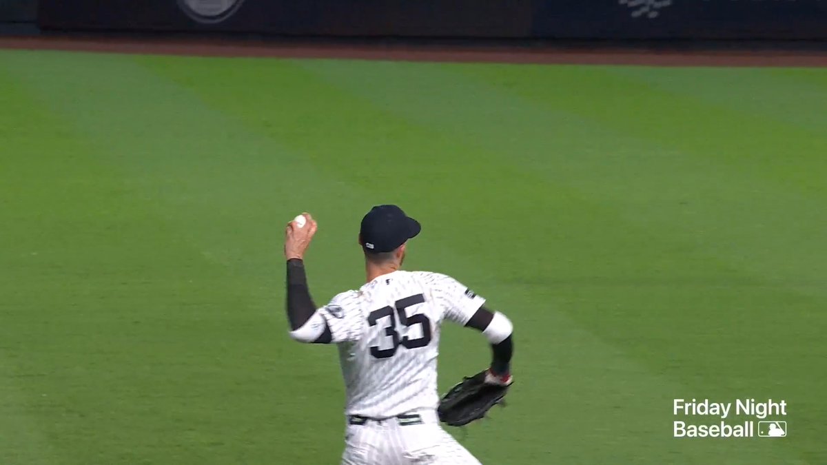 Cody Bellinger preserves the New York Yankees lead with a perfect throw to the plate!