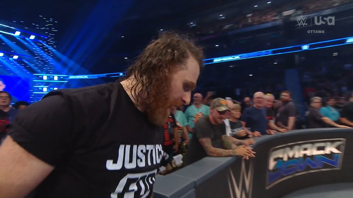 Sami Zayn did not have to do that referee like this bro 😭 #Smackdown