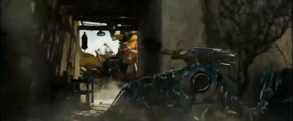 like are you kidding me?? 😭 BumbleBee really skinned a robot cat.