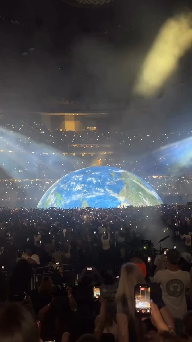 Ye performs “Father Stretch My Hands, Pt. 1” in New Orleans 😭🔥 #IKONPresents