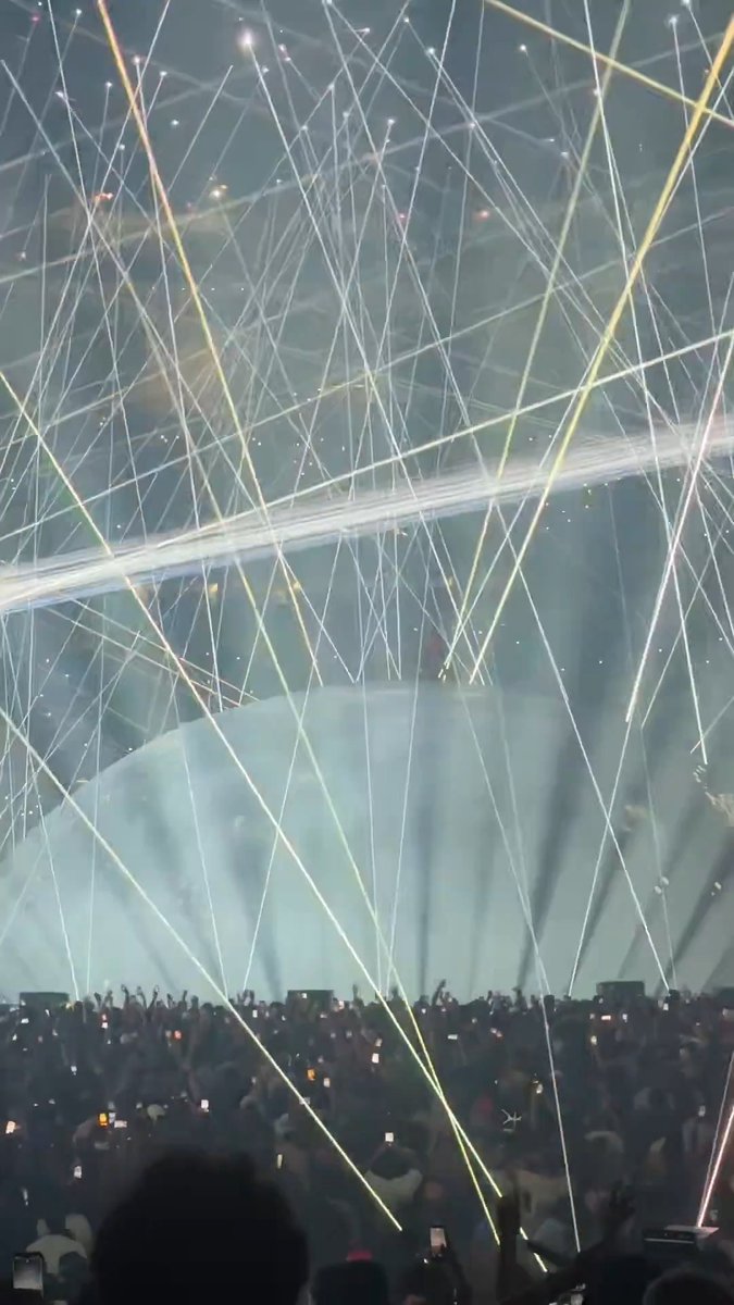 Ye lights up Caesars Superdome with a performance of “All of the Lights” in front of a packed New Orleans crowd. 🔥 #IKONPresents