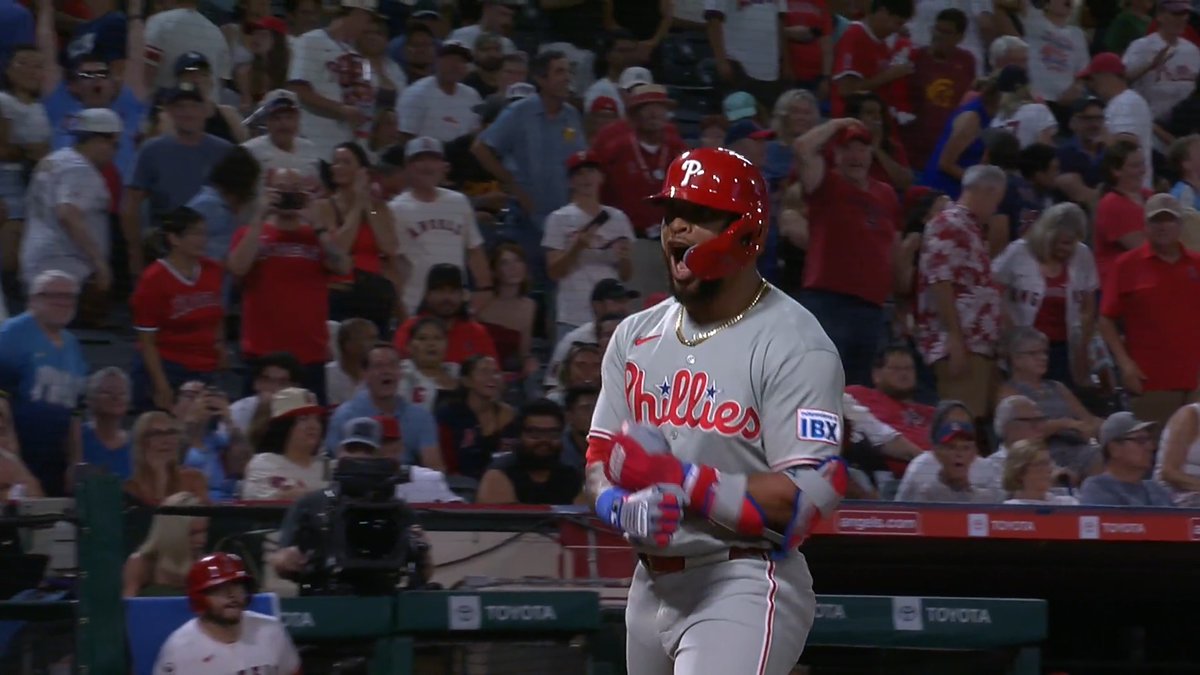 The Philadelphia Phillies had a 3-run homer robbed just two batters prior So they went and scored 4 instead 😤