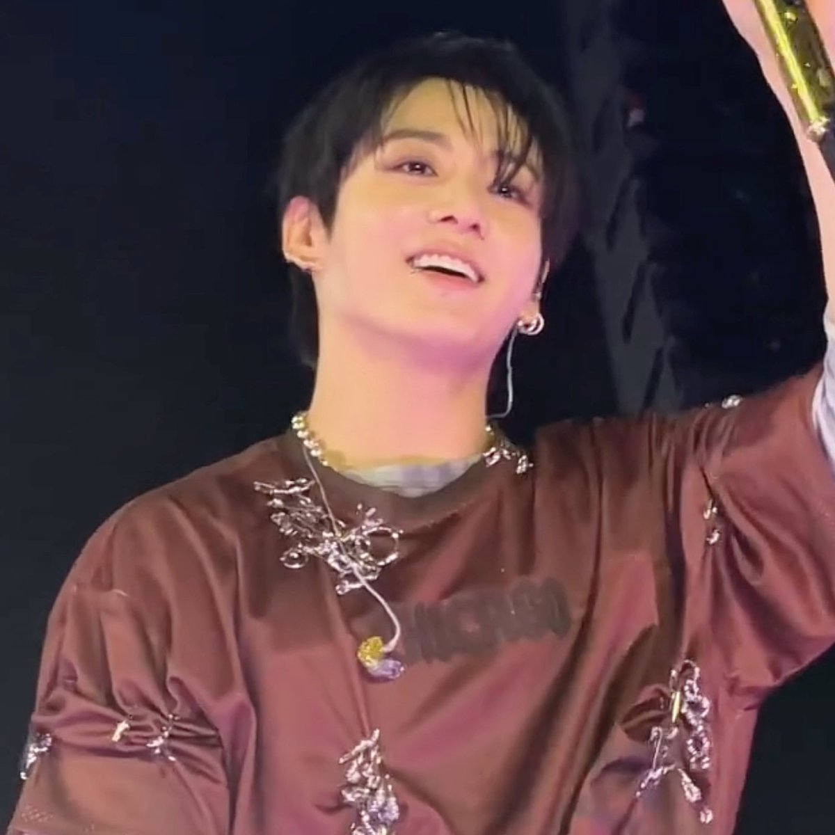 jungkook grew another heart loving armys❤️🩹