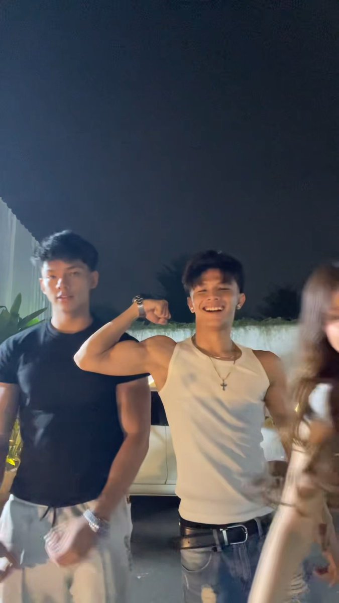 sebok betul la betina tu….ruru nak tengok yang jantan je🫣🫢