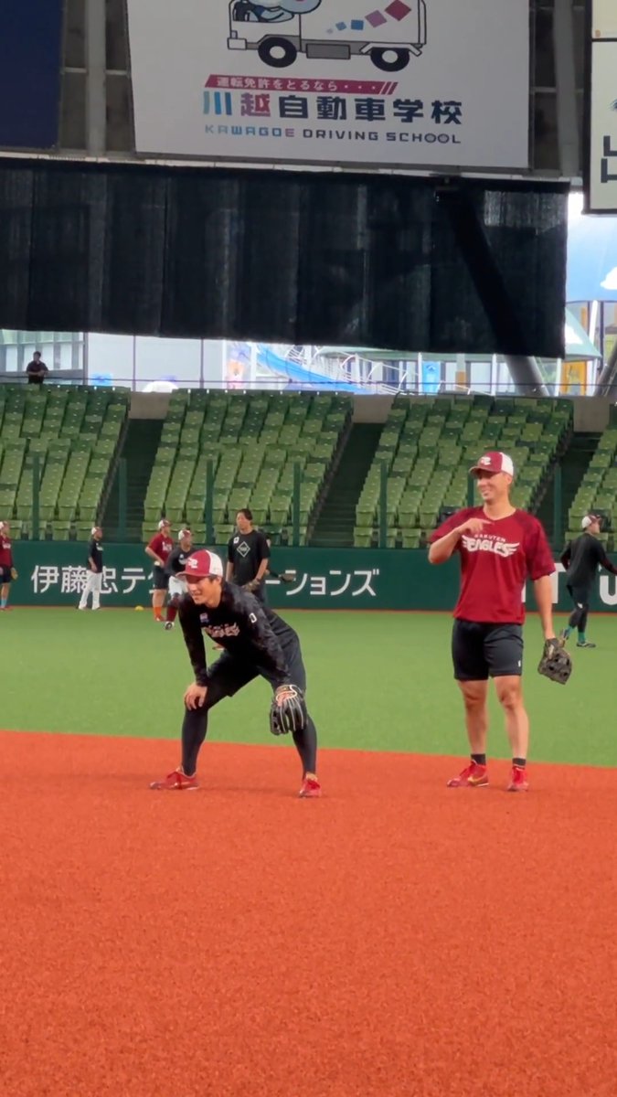 #むらコブ のセカンドノック⚾️ 終始ニコニコしていてなんだか楽しそうな2人です🤨🩵 #村林一輝 #小深田大翔 #RakutenEagles #強鷲革新