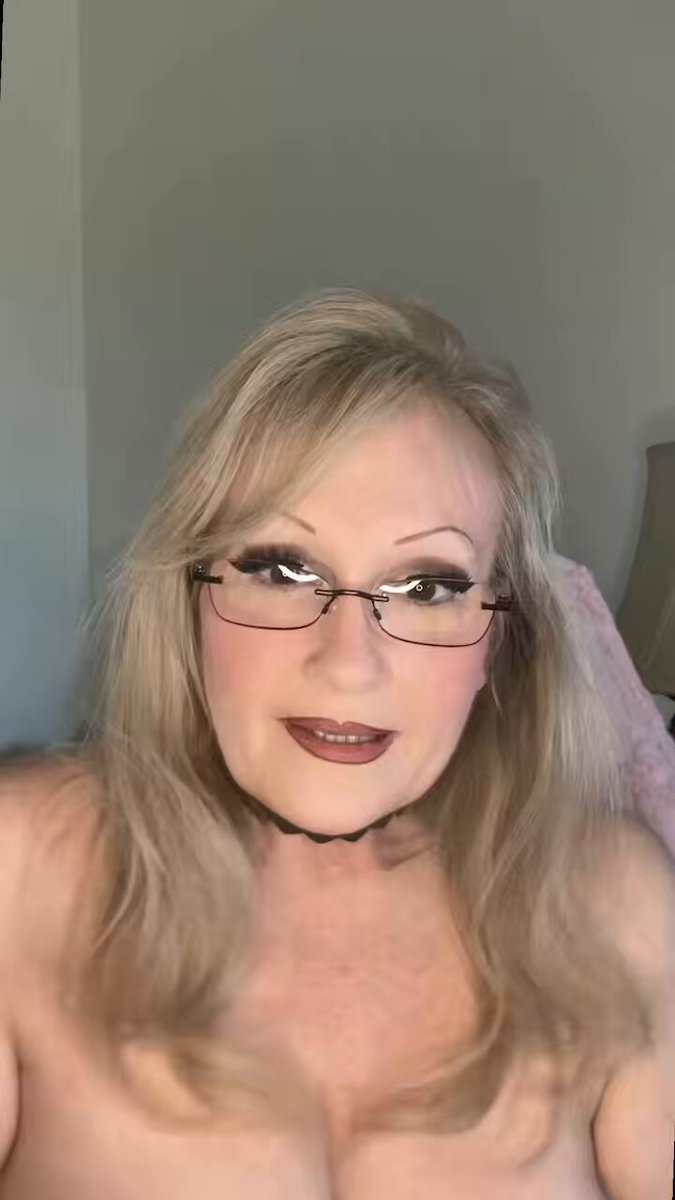 Divorce looks good on me, doesn’t it?