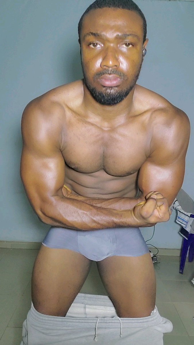 Yummy sexy muscles 💪 😋 #content 💰