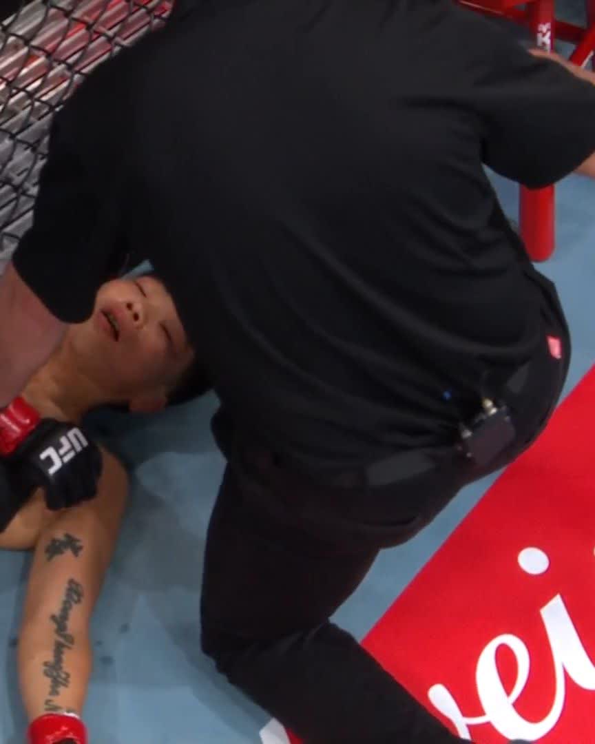 HEADKICK KO!!! 🫨 Julia Polastri puts Xiong Jingnan to sleep! #UFCShanghai
