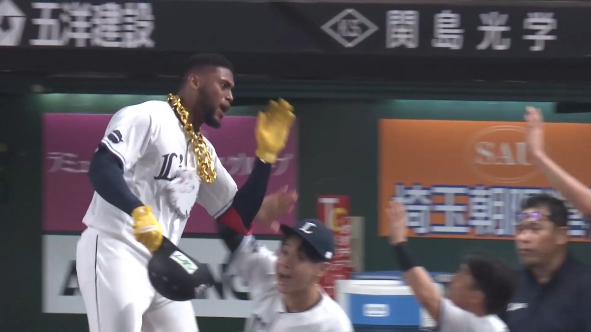 #カナリオ 選手の先頭打者ホームランで先制! 豪快なスイングが初回から火を吹きます! #seibulions #打破 #圧倒的至近距離 #プライドシリーズ