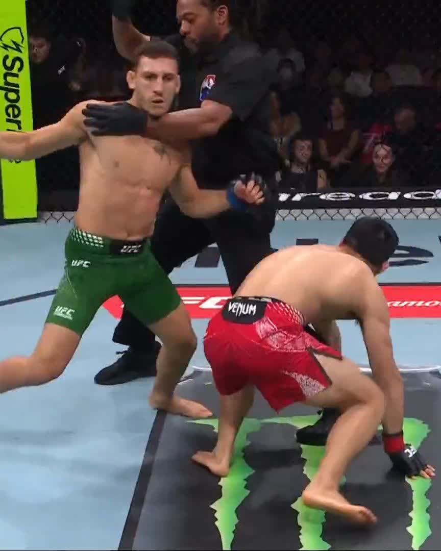 👏 BEN FATTO, FRANCESCO 🇮🇹 Sensational first-round finish for Italian debutant Francesco Nuzzi! #UFCShanghai