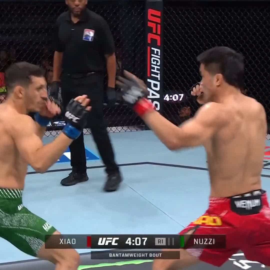 Sizce erken bir durdurma mı? #UFCShanghai