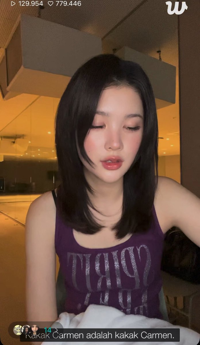 Nama kontak member di Hp Ana 🌻 🌻 : Kalian sangat penasaran dengan nama kontak member ya? 🌻 : Carmen unnie aku simpannya Carmen Unnie 🌻 : Juun ? Aku simpannya Teman seumuran 🌻 : Nayeon ? Maknae ❤️ 🌻 : Dahyun ? Aku simpannya Stella Kim dalam bahasa Inggris 🌻 : Yuha unnie ? Aku simpan Yuhaharam 🌻 : ian ? Aku simpannya Ian 😘 🌻 : Jiwoo unnie ? jiwoo chan Lucu pake emoticon 😘😘