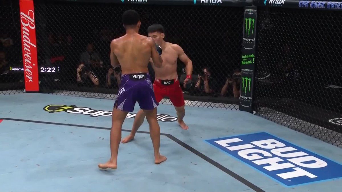 Sometimiento de primer nivel ‼️ André Lima logra someter en el último round 🧨 #UFCShanghai | Ver en vivo por Paramount+ Deportes