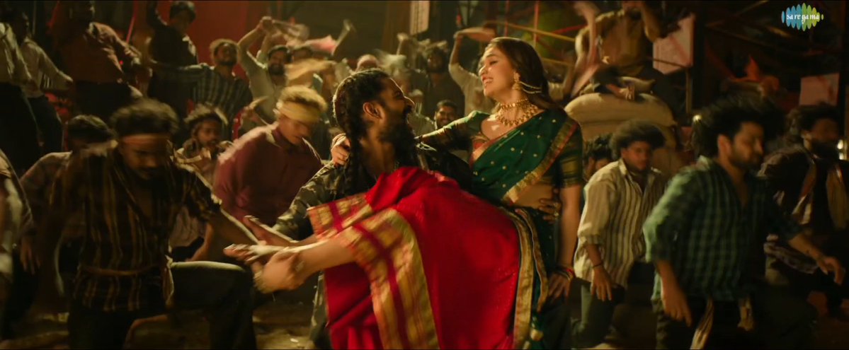 #TheParadise Only Srikanth Odela gets this Level of Mallepoola idea For KeerthySuresh in #YeshaNagula Song