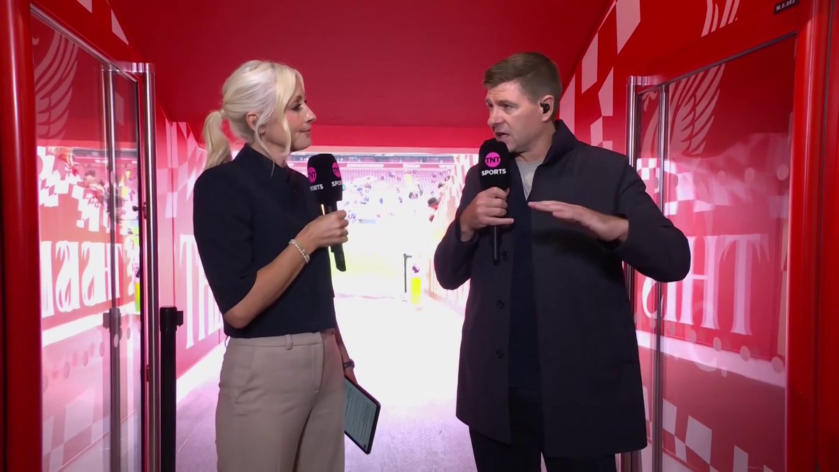 “If your feet get wet, you’re finished!” 😂 Steven Gerrard does NOT want to get his feet wet live on air 🌧️🤣 🎙️ Olivia Buzaglo | 📺 Watch live on TNT Sports &amp; HBO Max