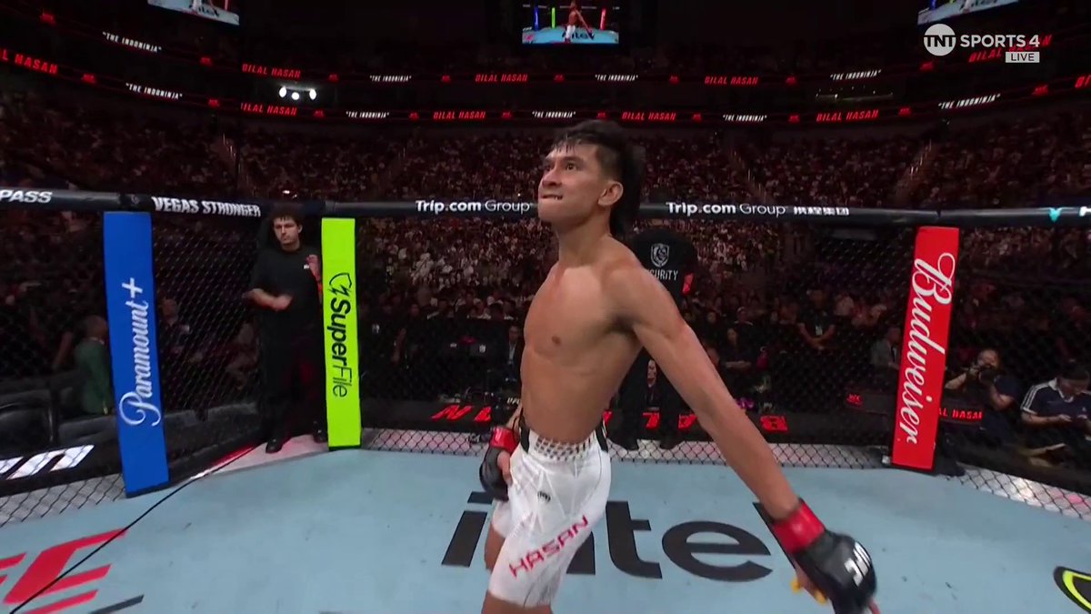 Bilal Hasan might be the first person to Moonwalk out of The Octagon! 🕺 #UFCShanghai | Stream TNT Sports on HBO Max