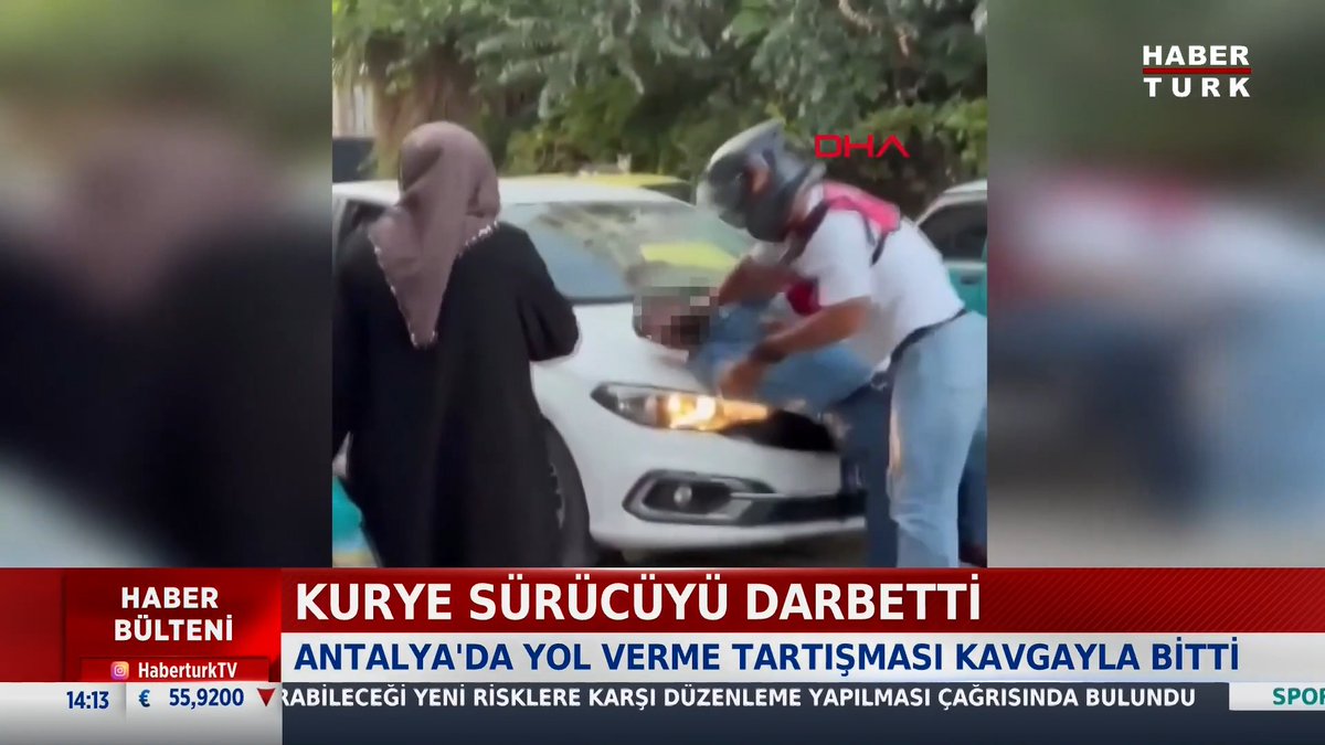 📌Kurye sürücüyü darbetti, kaputa yatırıp defalarca vurdu. Antalya'da iki sürücünün yol kavgası büyüdü.