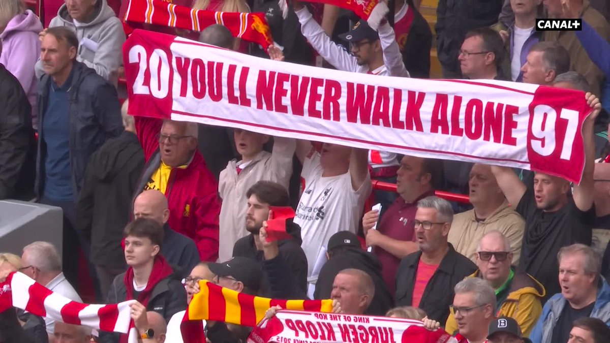 Le premier "You'll Never Walk Alone" de la saison à Anfield 😍 Liverpool / Nottingham, c'est maintenant sur CANAL+FOOT 🖥️ #LIVNFO | #PremierLeague