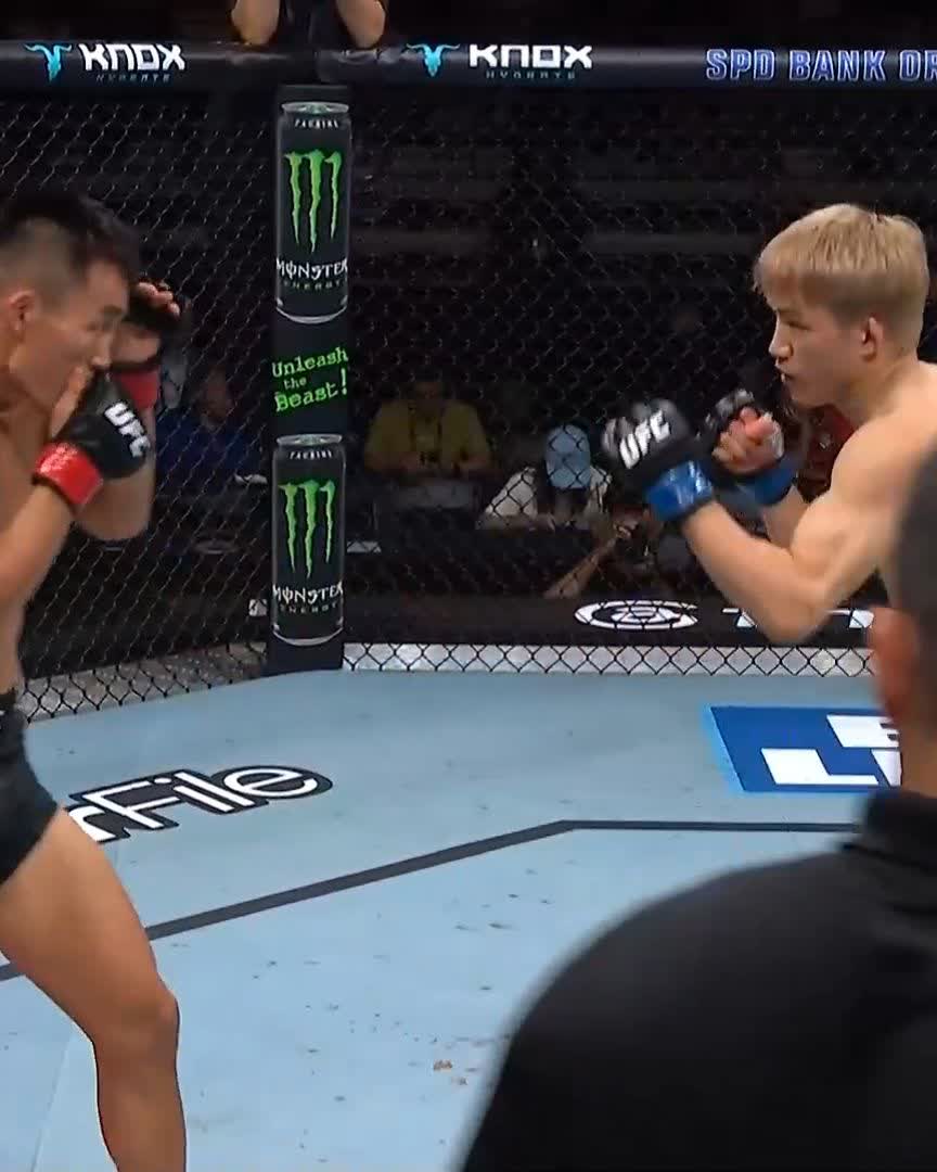 KO KAI 🇯🇵 @Kai_1031_ is now 2-for-2 at bantamweight after his TKO win over Aoriqileng at #UFCShanghai!
