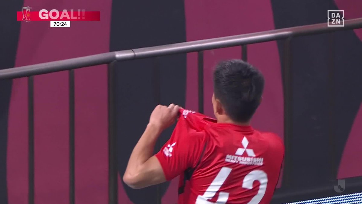 ♦️ 浦和レッズが今季リーグ戦初勝利！🔥 横浜F・マリノスにリード許す展開も、マテウス・サヴィオと根本健太のゴールで2度追いつくと、71分に南野遥海が決勝ゴール！ 競り勝った浦和が連敗を3で止め今季初白星、横浜FMは連勝がストップ。 浦和 3-2 横浜FM 🎥：DAZN Japan