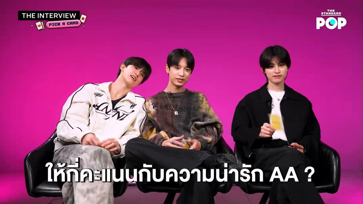 ให้ความน่ารัก / ความดุน้องเอเอ พี่จิน : วัยเอเอกำลังน่ารักให้ 10 ไปเลย ส่วนความดุ 10 เหมือนกัน เวลาอยู่บนเวทีเอดุดันไม่เกรงใจใคร เอเป็นคนที่มีสายตาแข็งแรงมากครับ พี่ย้งก็บอก พี่เน้ก : ผมให้ความน่ารักเอ 9 เอเอ : ผมชอบเลข 9 นะ พี่เน้ก : นี่ไงผมรู้ผมรู้ เลยให้ 9 ส่วนความดุผมให้ 10 ไม่ใช่ดุดันบนเวที เวลาดุจริง ๆ เพราะว่าเอน่ากลัว จิ๋วแต่แจ๋วนี่หว่า 555555555555555555