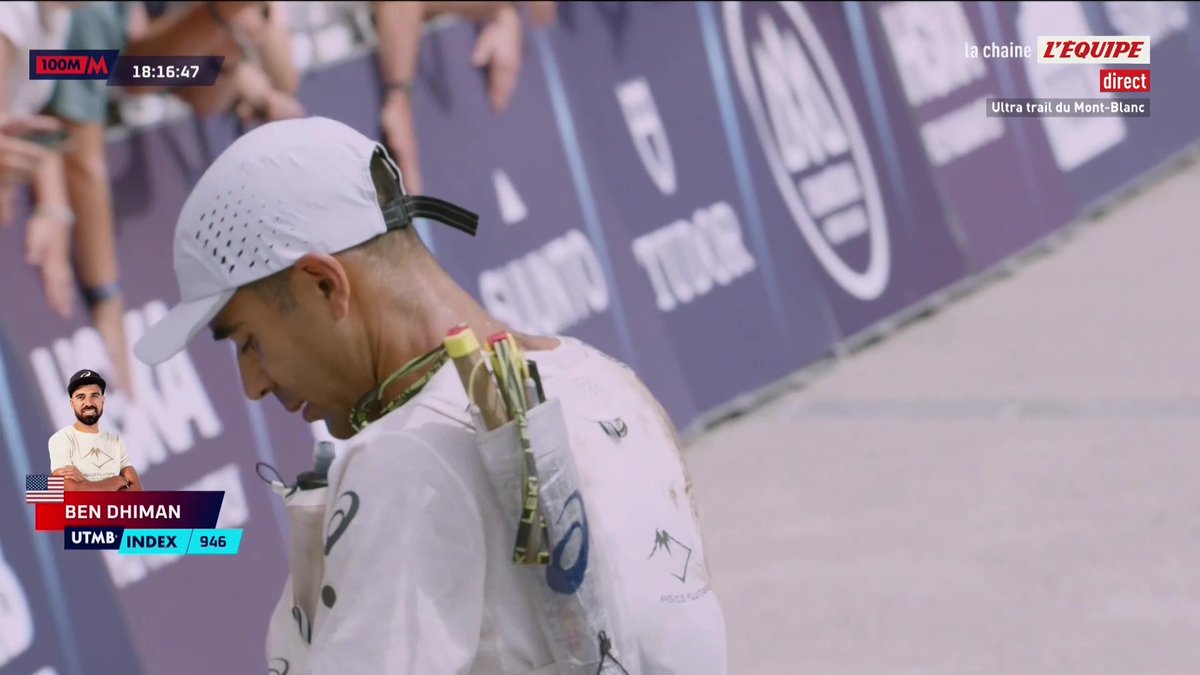 Deuxième l'an passé, Ben Dhiman lève les bras sur la Place du Triangle de l'Amitié et remporte l'UTMB 2026 dans un temps supersonique de 18h16'29''. Incroyable performance de l'Américain ! #UTMB