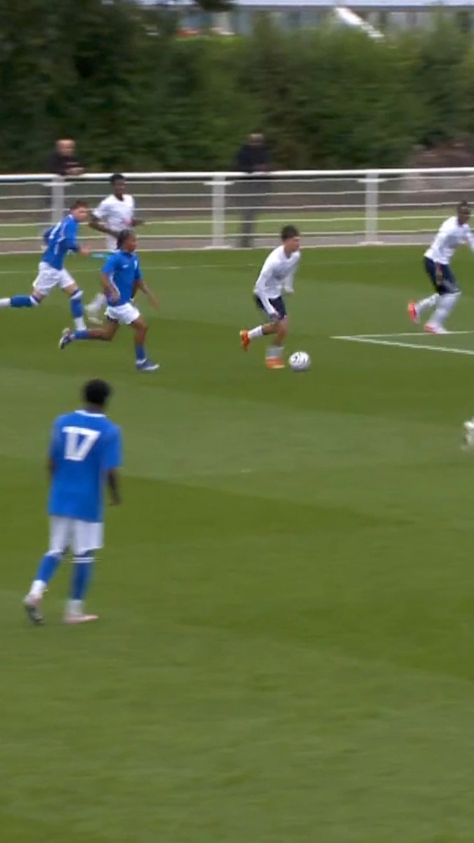 ☄️ Armend Muslika's curling strike makes it 4-1 for our U18s against Birmingham City! Watch on SPURSPLAY ⤵️ 📺