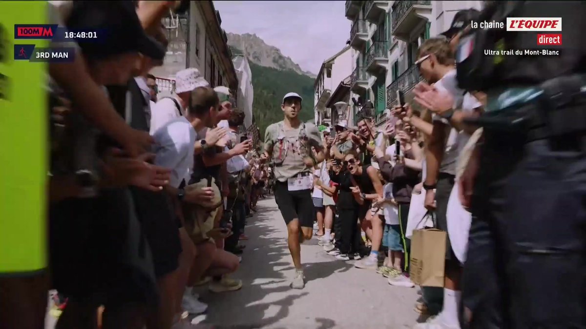 Que c'était juste pour Baptiste Chassagne ! Le Français termine 2e, à bout de force, moins d'une minute avant l'Américain Olson. #UTMB