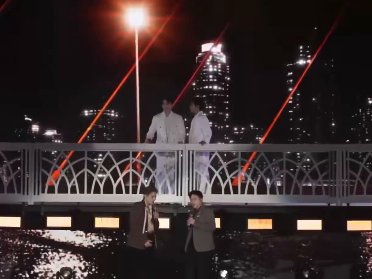 FOR THOSE WHO DIDNT KNOW, THIS IS AMPGUN THE FIRST GMMTV BL COUPLE #Sotus10thYearConcertD1