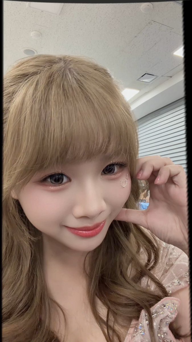 서울 최고!!! ✨ Seoul, you were AMAZING tonight! I seriously didn’t expect this much love and energy from you!! You were sooo warm, and passionate, I was smiling the whole time! Thank you for singing with me, cheering for me, and giving me so much love!! 다시 만나요!! 사랑해요!!