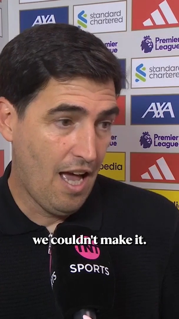 “A professional fourth official cannot take three minutes.” 😳 Andoni Iraola was not happy with the time taken to get the substitutes’ board ready. 🎙️ Jules Breach | 📺 TNT Sports & HBO Max