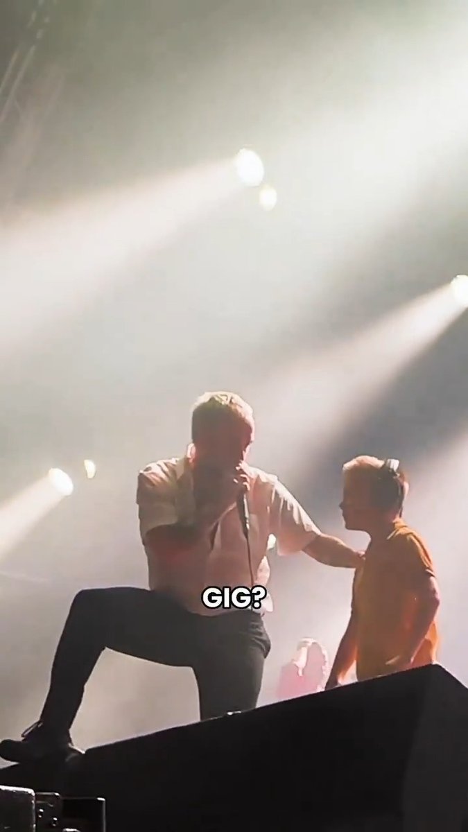 A boy in Belfast, Ireland 🇮🇪 is pulled up on stage and asked if there is anything he wants to say. He leads the crowd in a chant of "Free Palestine." I'm not going to say he was coached, because I have no proof of that, but I'll ask: if you were to ask him what exactly Free Palestine meant, do you think he'd have an answer?