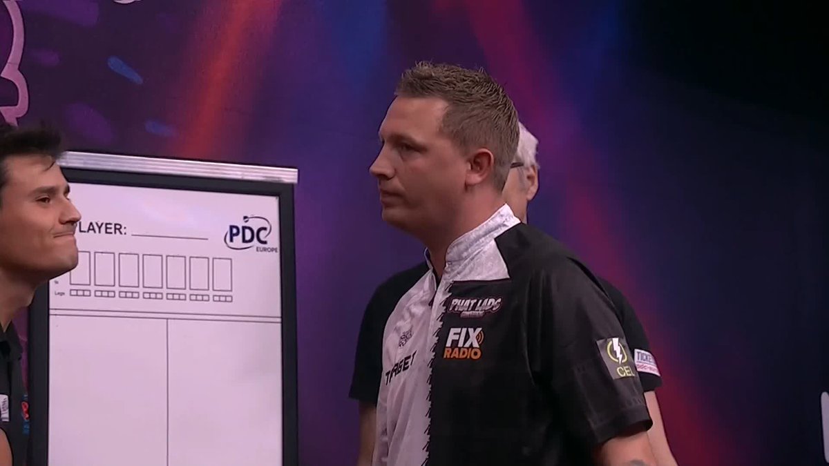 COMEBACK COMPLETE! ✅ From 4-0 down, Chris Dobey wins six of the last seven legs in the match to beat Tom Sykes and move on in the Hungarian Darts Trophy! What a way to complete our afternoon session in Budapest. 👏 📺 #ET11