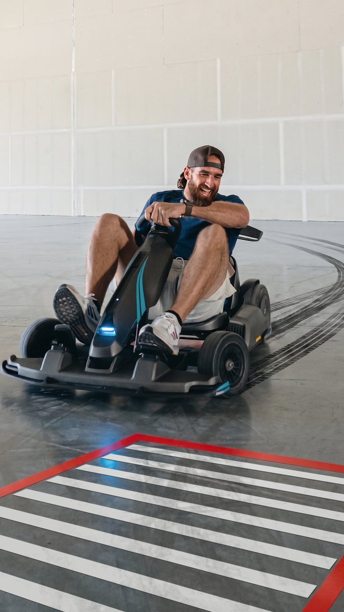 He drifted a GoKart perfectly 💯