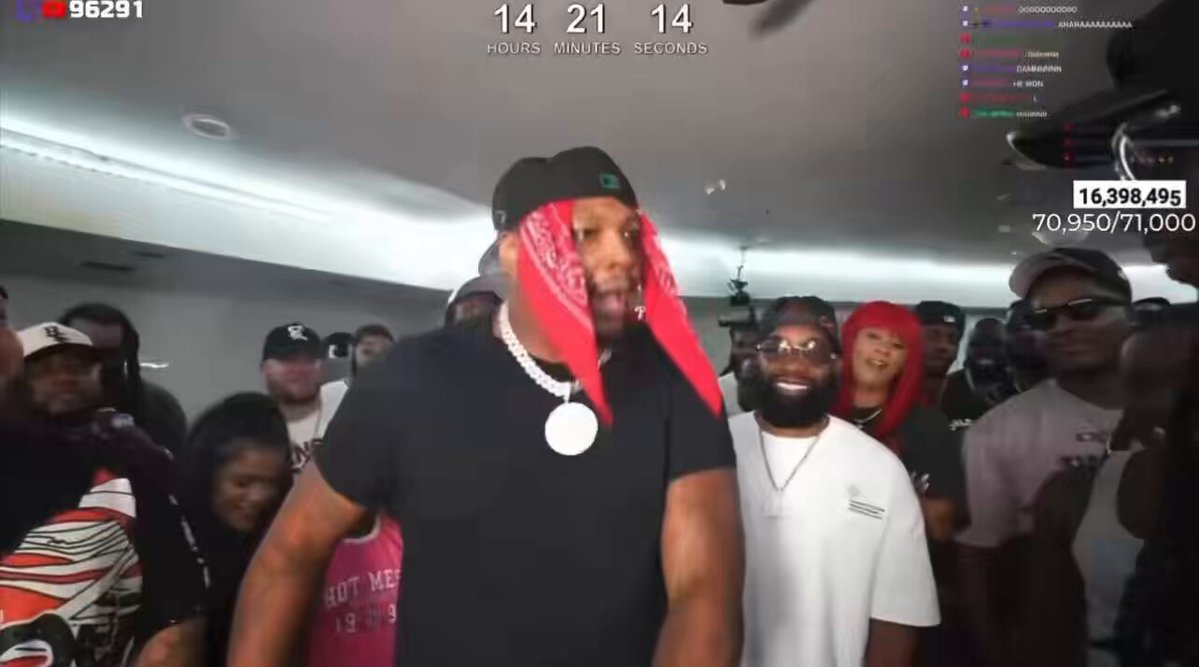 “Everybody screaming 10 toes until I pull up….then they Deion Sanders.” NU JERZEY TWORK IS RUTHLESS😭