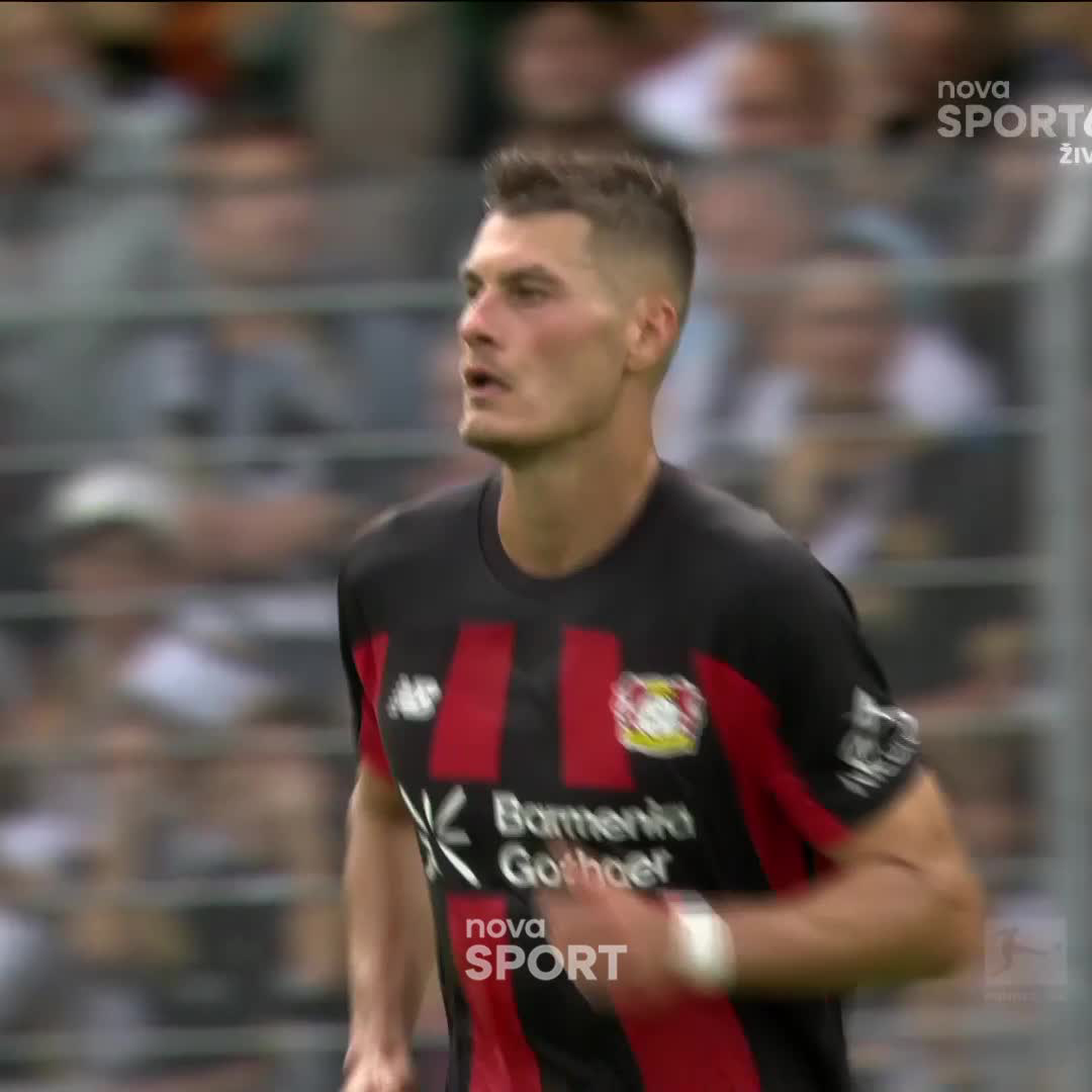 Patrik Schick vstřelil na hřišti Elversbergu v úvodním kole Bundesligy luxusní gól.😍🇨🇿 Koukněte i na druhý záběr z opakovačky. Tam je krásně vidět, jak to trefil.