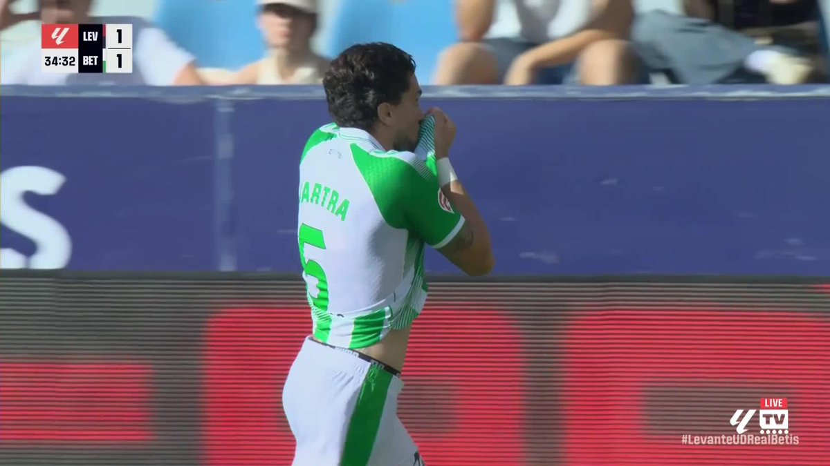 That's sensational from Troy Parrott! 👏 The Irish striker somehow keeps possession despite being surrounded by defenders before teeing up Marc Bartra to finish it off 🌴