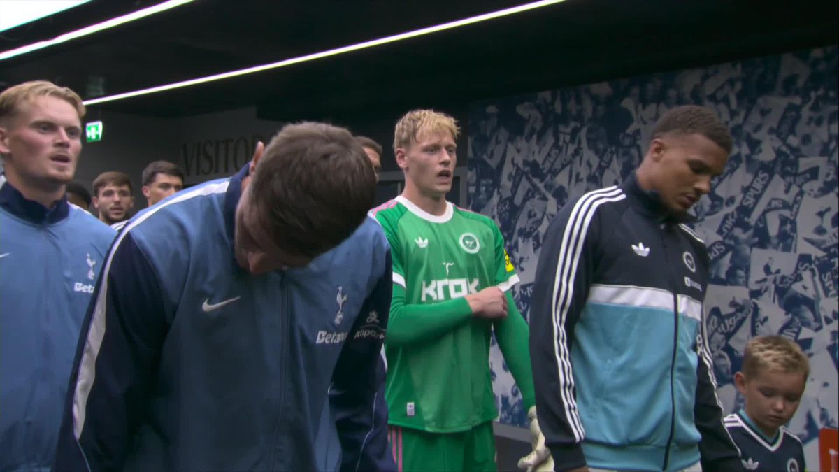 Dva Češi. Dva brankáři. Nejlepší liga světa. 🇨🇿🧤 Antonín Kinský 🤝 Lukáš Horníček #TOTNEW