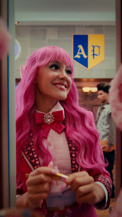 Pink's lucky lip gloss has her spilling all the tea! 💄🫢 All episodes of #LockerDiaries: Descendants are now available on Disney+.