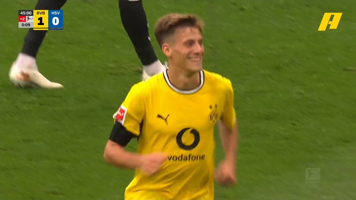 بورنوا يسجل هدف عكسي لفريق بوروسيا دورتموند بوروسيا دورتموند 2 هامبورج 0 #الدوري_الألماني #Bundesliga