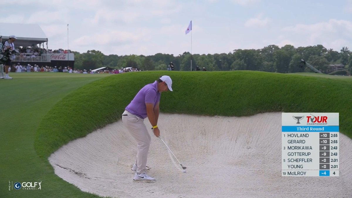 Rory McIlroy pulls off a masterful par save from the bunker 👏